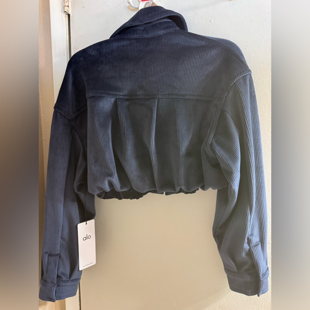 Alo Ribbed Velour Cropped Mountain Side Jacket - Picture 4 of 4